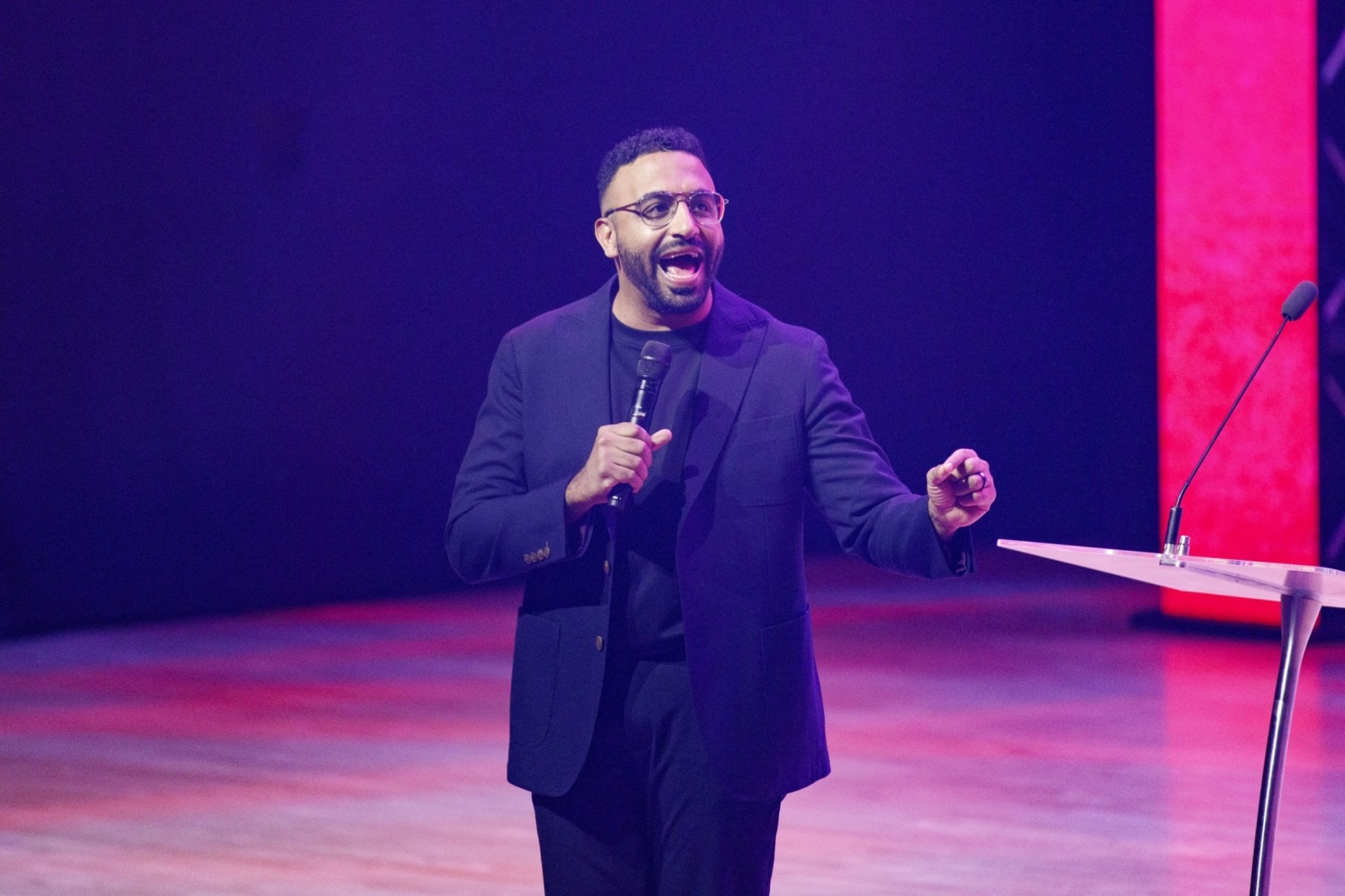 Andrew Sedra emphasizing a point while speaking at the 2025 Freedom Uncensored event